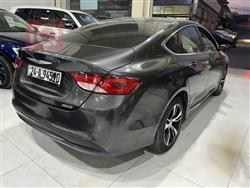 Chrysler 200